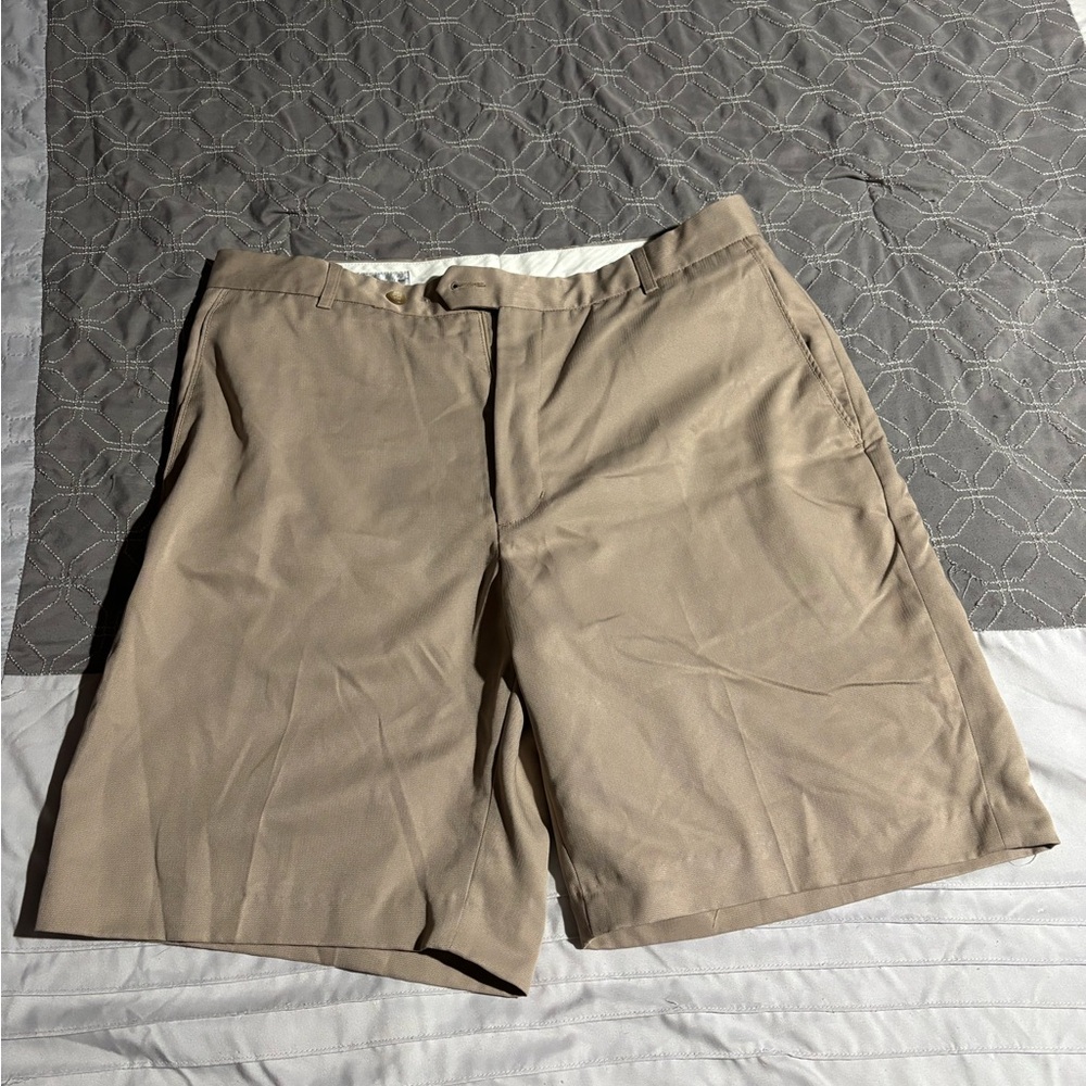 Cutter & Buck Men's Tan Flat Front Shorts